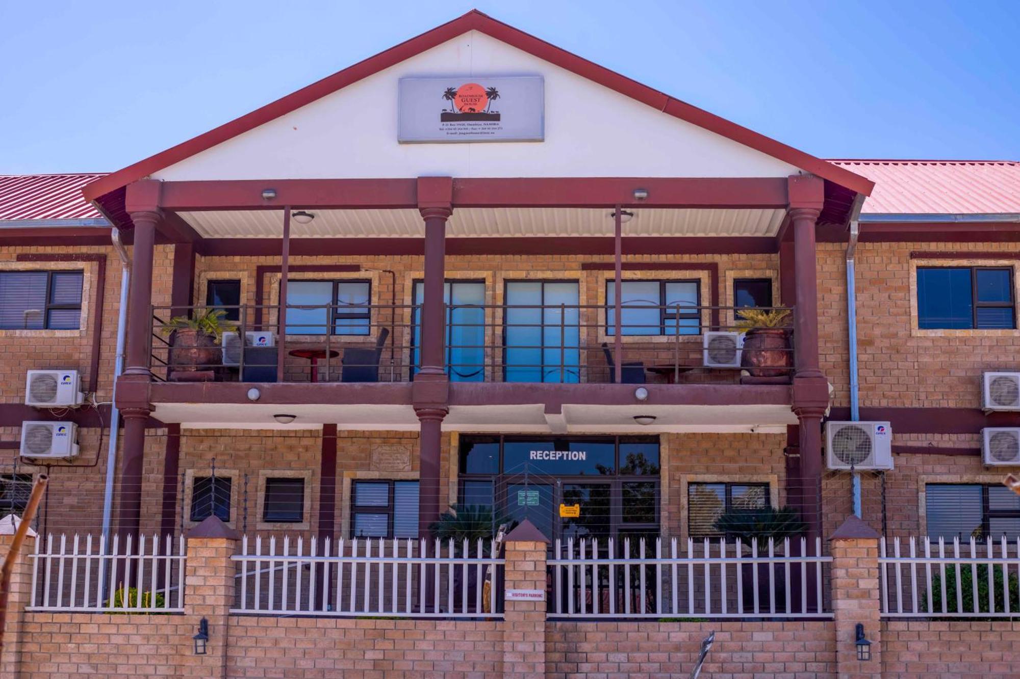 Road House Guest House Omuthiya Exterior foto