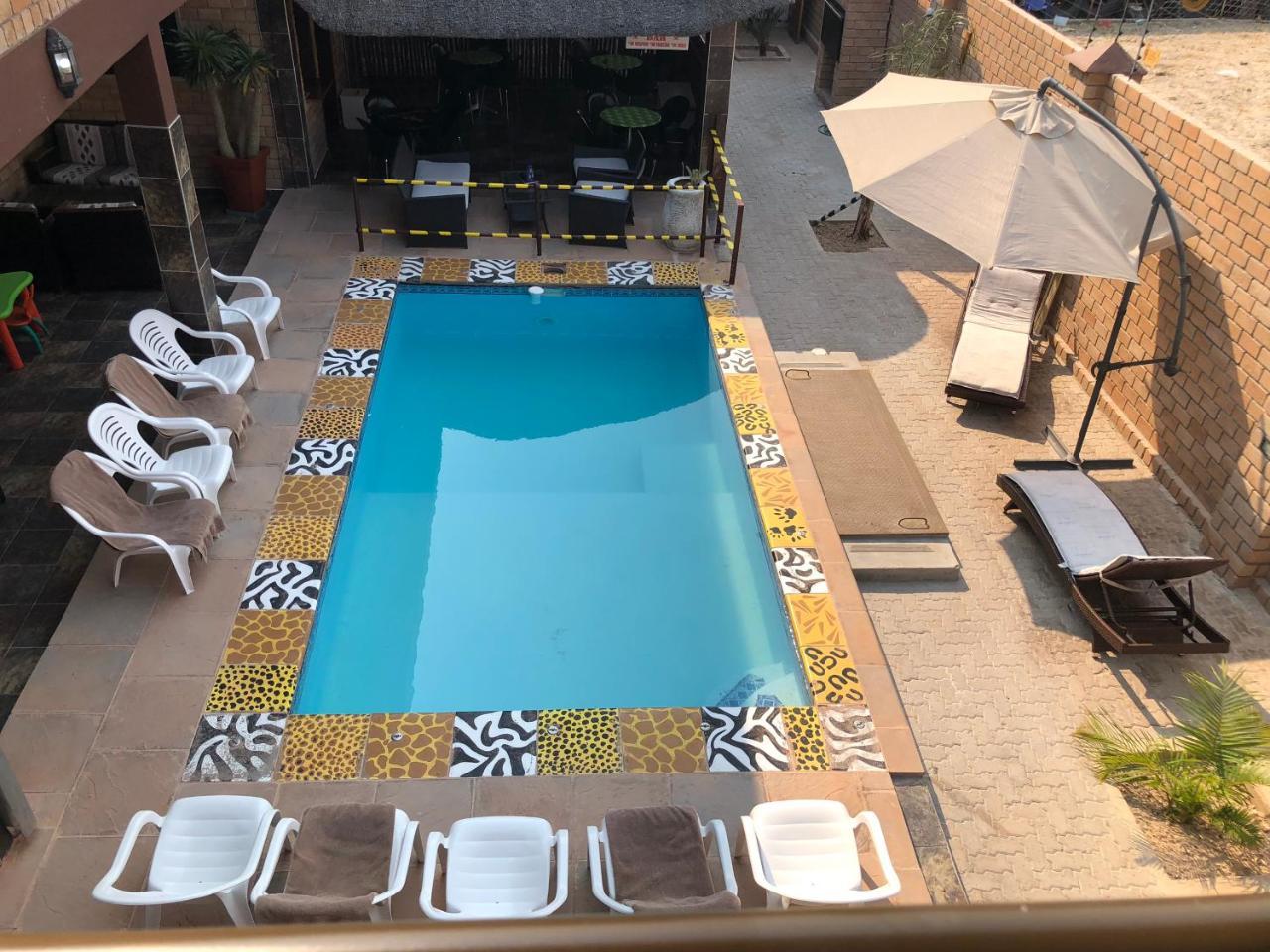 Road House Guest House Omuthiya Exterior foto